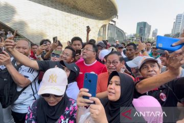 Pram-Doel naik MRT dan sapa warga di CFD di Bundaran HI