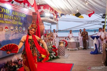 Malam kesenian dan budaya KRI Bima Suci di Shanghai