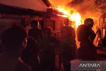 Damkar Cianjur tuntaskan penanganan kebakaran Pasar Bojongmeron