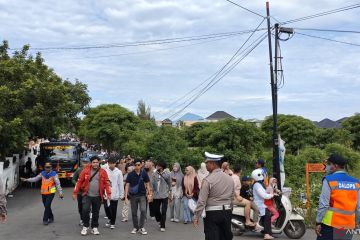 Jelang pembukaan PON XXI Stadion Harapan Bangsa dipadati pengunjung