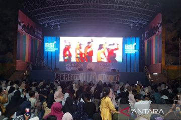 Warga Aceh antusias ikuti nobar pembukaan PON di Taman Bustanussalatin