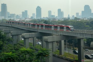 DKI kemarin, uji jalur LRT Rawamangun hingga gagasan car free night