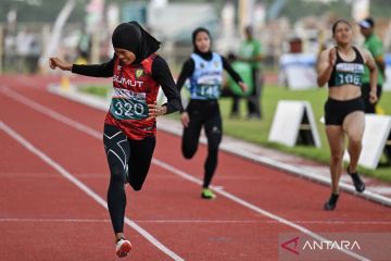 PON XXI Aceh-Sumut : Pelari Sumut Nella Agustin juarai nomor 200m putri