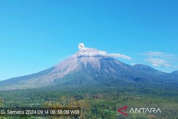 Gunung Semeru kembali erupsi, dua kali pada Sabtu pagi