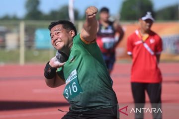 Atletik - Syahrial raih emas dan pecahkan rekor PON tolak peluru putra