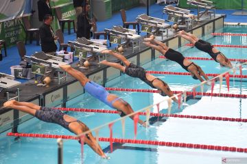 Renang - Jabar raih emas ketiga dari 4x100m gaya bebas estafet putri