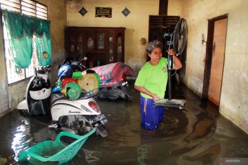 Kota Medan kebanjiran akibat curah hujan tinggi