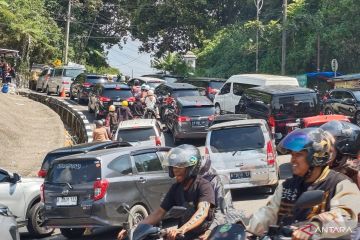 Polres Cianjur percepat pemberlakuan satu arah antisipasi macet Puncak