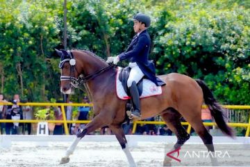 Berkuda-Teuku Rifat Harsya raih dua medali emas equestrian