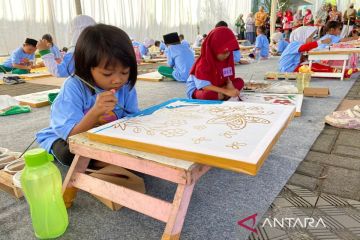 Pemkot Pekalongan selenggarakan lomba Nyolet batik tingkat pelajar