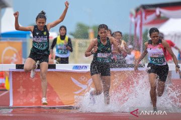 PON XXI Aceh-Sumut: Perjuangan atlet lari pada final lari halang rintang 3.000 meter putri