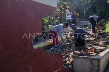 Dampak gempa magnitudo 5,3 yang guncang Sukabumi