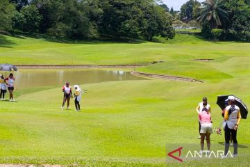 Jateng-DKI Jakarta bersaing ketat di ronde pertama golf "foursome mix"