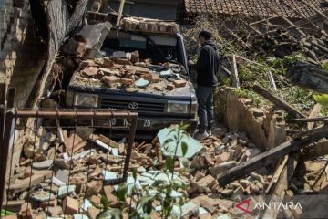 Gempa di Jawa Barat berdampak pada kerusakan bangunan