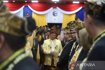 Pakaian adat Banjar warnai Rapat Paripurna DPRD Banjarmasin