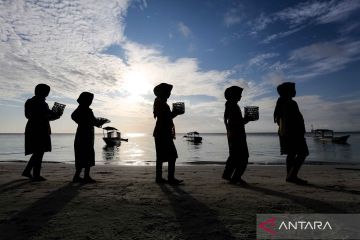 Tari Hekulu-Kulu sebagai bentuk pelestarian budaya tangkap ikan di Desa Kollo Soha