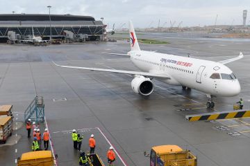 Volume penumpang & kargo di bandara Hong Kong tumbuh dua digit