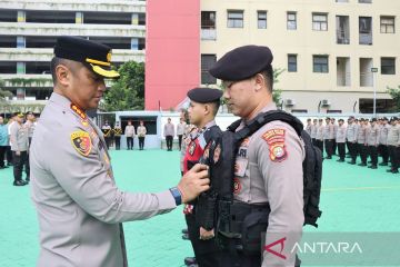 Polres Jakbar lengkapi tim patroli dengan ratusan pasang kamera badan