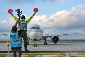 Jelang balapan, logistik MotoGP mulai berdatangan di Lombok