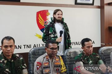 Politik kemarin, calon tunggal Pilkada 2024 hingga Pilot Susi Air