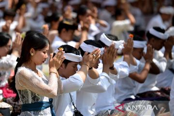 Hari Raya Galungan merupakan hari kemenangan kebenaran atas kejahatan