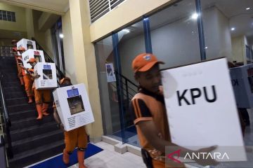 KPU Jaksel terima kotak suara dan segel untuk Pilkada DKI