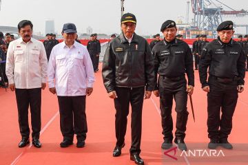 Presiden Jokowi terima Brevet Hiu Kencana, dan resmi menjadi warga kehormatan TNI AL