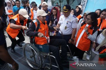 Fasilitas transportasi untuk atlet Peparnas mulai berdatangan ke Solo