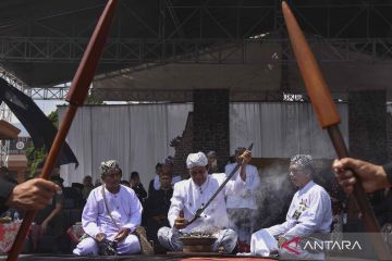 Warga Ciamis gelar tradisi pencucian pusaka peninggalan Kerajaan Panjalu