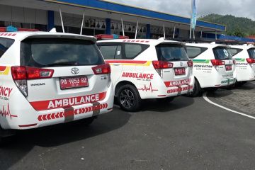 Dinkes Jayapura serahkan 4 unit ambulans perkuat layanan masyarakat