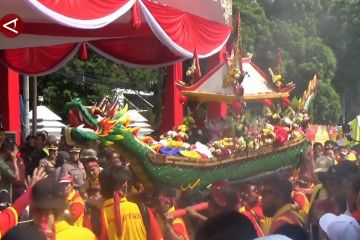 Gotong Toapekong di Kota Tangerang disambut meriah