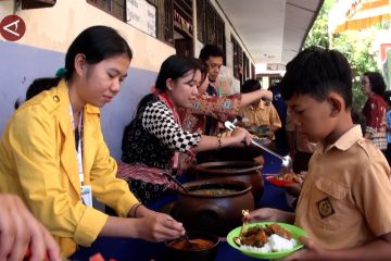 Dongeng dan makan bersama gugah pemahaman siswa terhadap Pangan B2SA