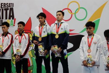 Skor tipis, tim squash ganda putra Jabar raih emas atas Jateng