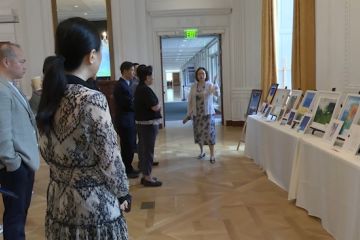 Pameran seni dan kaligrafi dari anak-anak autisme