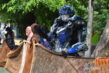 Berbagai kegiatan dalam menjaga budaya batik di Hari Batik Nasional