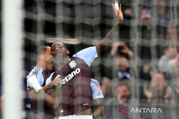 Jhon Duran perbarui kontrak jangka panjang di Aston Villa