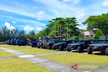 TNI di perbatasan Natuna pamerkan alutsista guna meriahkan HUT ke-79