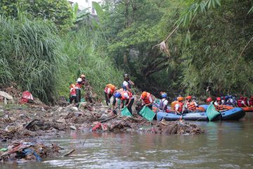 PIS bersihkan 14,195 ton sampah di Sungai Ciliwung