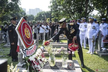 HUT Ke-79 TNI, Panglima dan jajaran petinggi ziarah ke TMP Kalibata