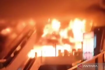 Jumat dini hari, Mall Citraland terbakar