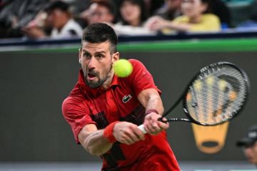 Djokovic selamatkan poin penting untuk atasi awal lamban di Shanghai