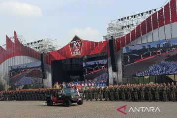 Khofifah: Profesionalisme TNI jaga proses demokrasi