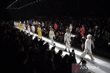 Melihat peragaan busana pada Moscow Fashion Week