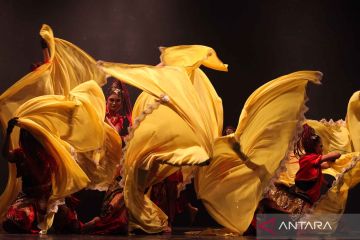 Kompetisi tari tradisional pada Goong Prada Festival di Surabaya