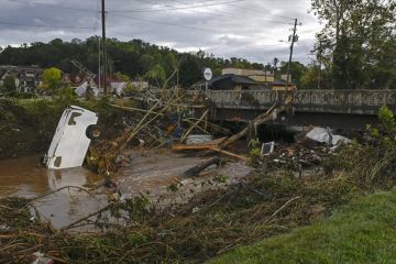 Topan tropis Milton mendekat ke Florida, menguat menjadi badai