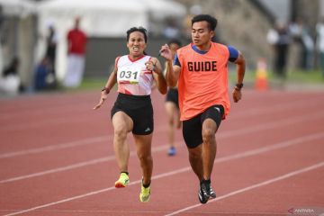 Pelari para-atletik Bali Ni Made Arianti Putri meraih medali emas