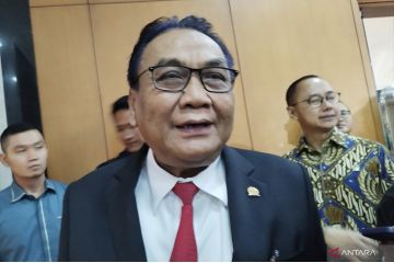 PDIP anggap santai pertemuan Prabowo dan Jokowi 