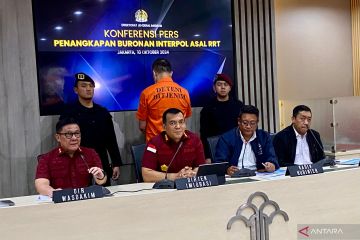 Imigrasi serahkan buronan China pelaku investasi fiktif ke Polri