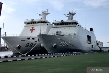 KRI Semarang angkut 500 anak muda ikut sailing camp ke Pulau Payung