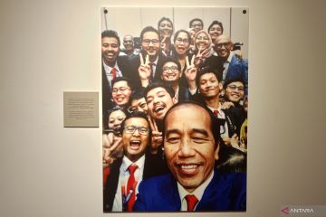 Foto karya Jokowi dipamerkan dalam pameran foto ANTARA "Legasi Jokowi"